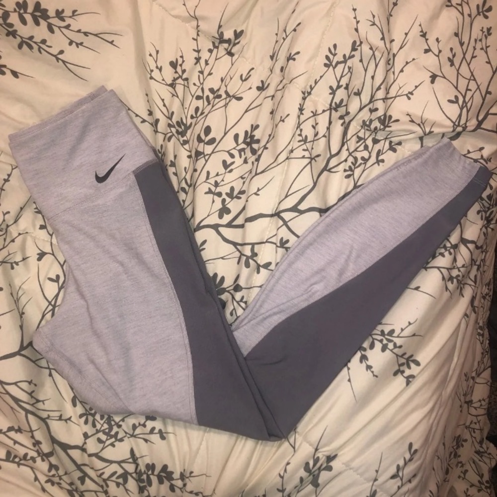 women’s nike leggings